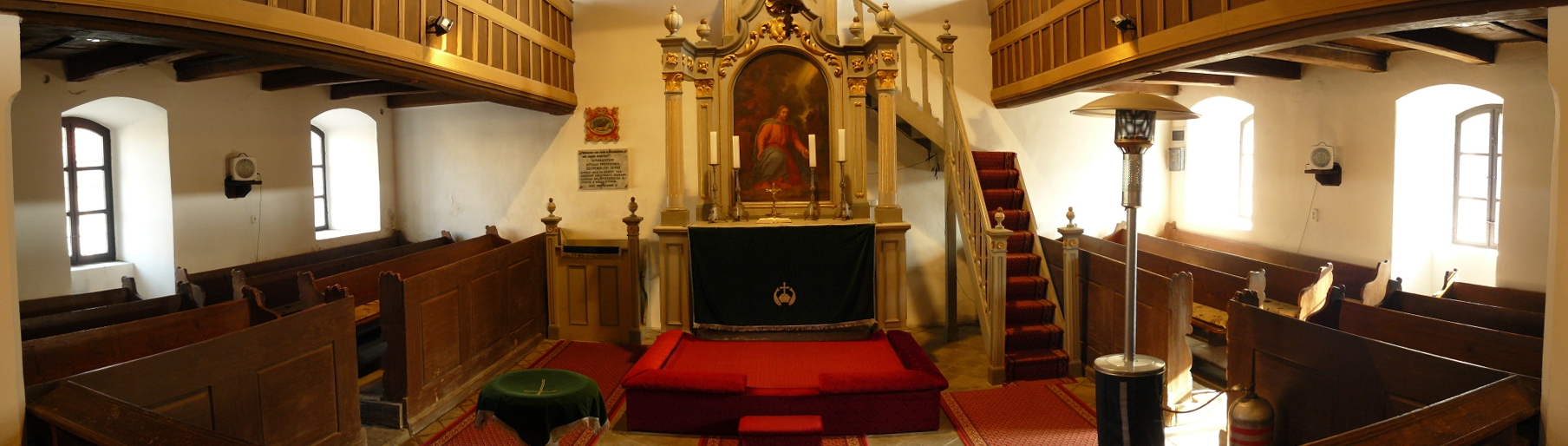 Panorámakép a kajárpéci evangélikus templom oltárteréről